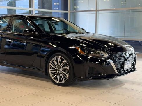 Used 2023 Nissan Altima 2.5 SL FWD image 5