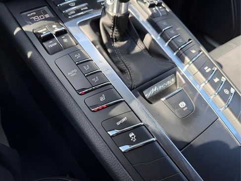 Used 2017 Porsche Macan S image 42