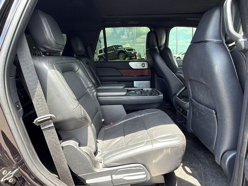 Used 2022 Lincoln Navigator Reserve AWD/4WD image 20