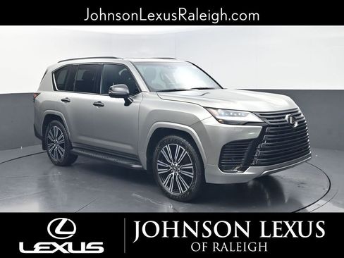 Used 2023 Lexus LX 600 4WD w/ Appearance Package image 3
