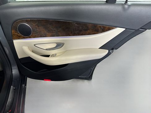 Used 2019 Mercedes-Benz E 300 w/ Convenience Package image 27