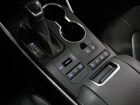 Used 2021 Toyota Highlander XLE image 16