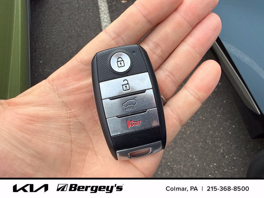 Used 2015 Kia Soul + w/ Primo Package FWD image 9