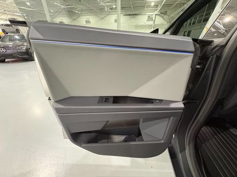 Used 2025 Tesla Cybertruck AWD Crew Cab image 34