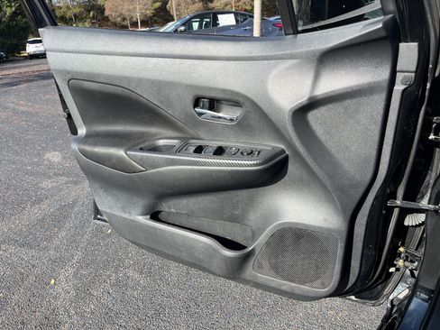 Used 2021 Nissan Versa SV image 13