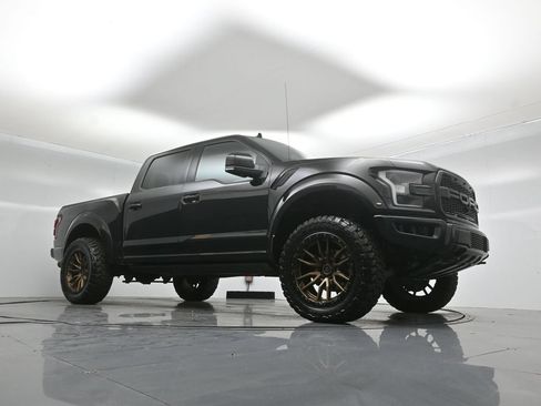 Used 2019 Ford F150 Raptor w/ Equipment Group 802A Luxury AWD/4WD image 3