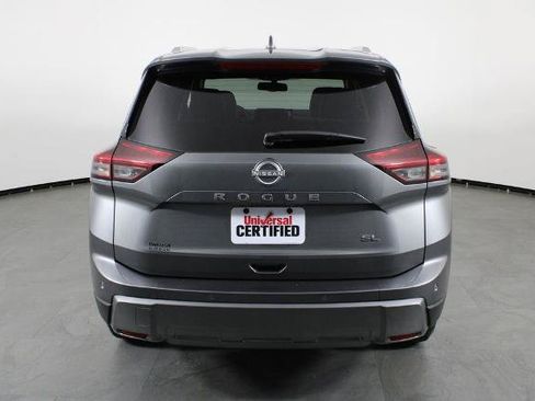 Certified 2026 Nissan Rogue SL FWD image 11