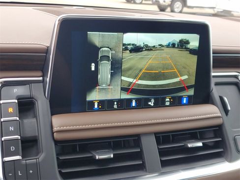 Used 2024 Chevrolet Suburban High Country w/ Premium Package image 31