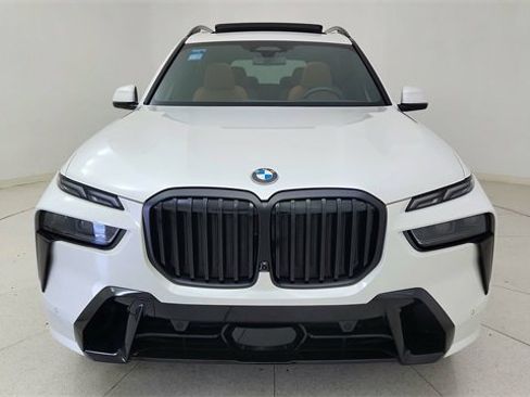 Used 2025 BMW X7 xDrive40i w/ M Sport Package image 2