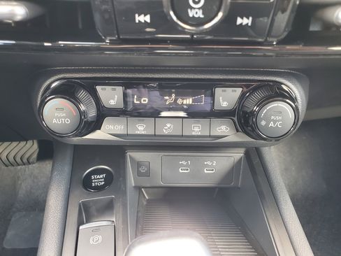 New 2026 Nissan Kicks SV w/ SV Premium Package image 27