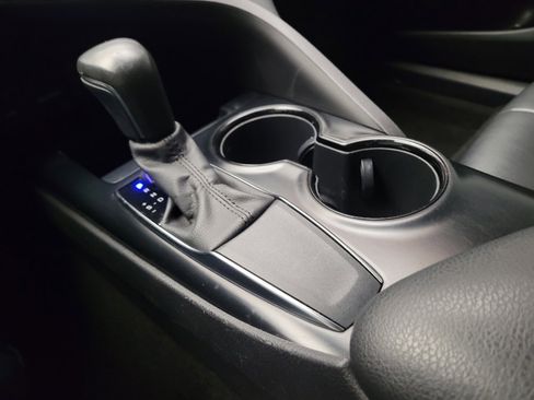 Used 2020 Toyota Camry SE w/ Convenience Package image 26