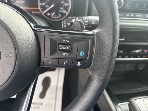 Used 2023 Nissan Rogue SV AWD/4WD image 21