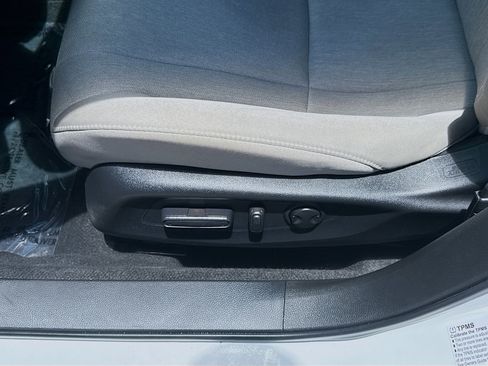Certified 2024 Honda Accord EX image 17