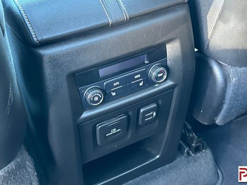 Used 2019 Chevrolet Traverse Premier image 14