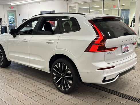 New 2026 Volvo XC60 T8 Ultra w/ Climate Package AWD/4WD image 7