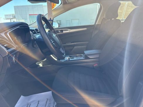 Used 2019 Ford Fusion SE image 14