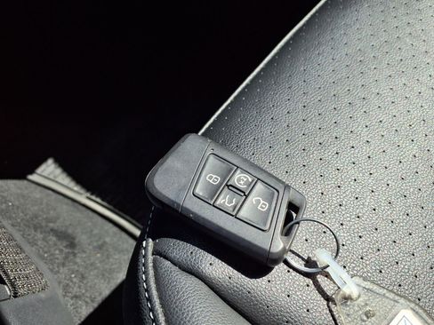 Used 2021 Volkswagen Tiguan SEL w/ 2-Row Tiguan MDO Package image 20