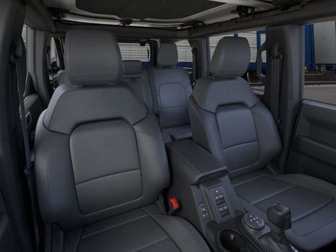 New 2025 Ford Bronco Badlands image 11