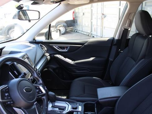 Used 2024 Subaru Forester Premium AWD/4WD image 35