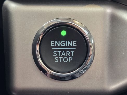 Used 2024 Ford Expedition XLT image 20