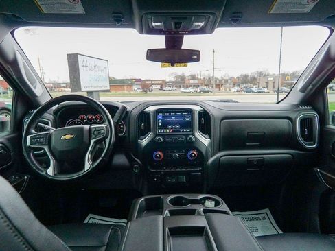 Used 2022 Chevrolet Silverado 3500 LT w/ Convenience Package AWD/4WD image 15