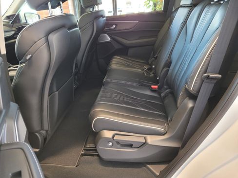 New 2026 Acura MDX SH-AWD w/ Advance Package image 10