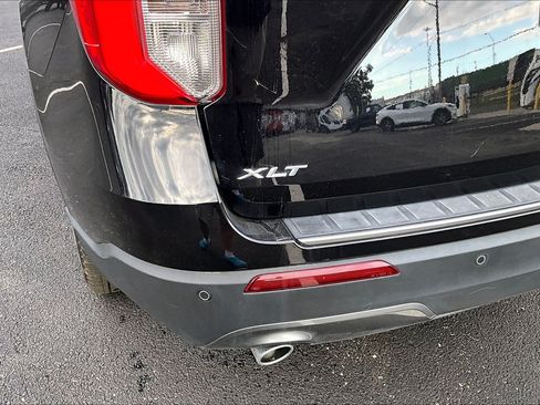 Used 2023 Ford Explorer XLT w/ Equipment Group 202A AWD/4WD image 7