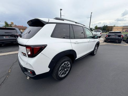 Used 2025 Honda Passport TrailSport image 4