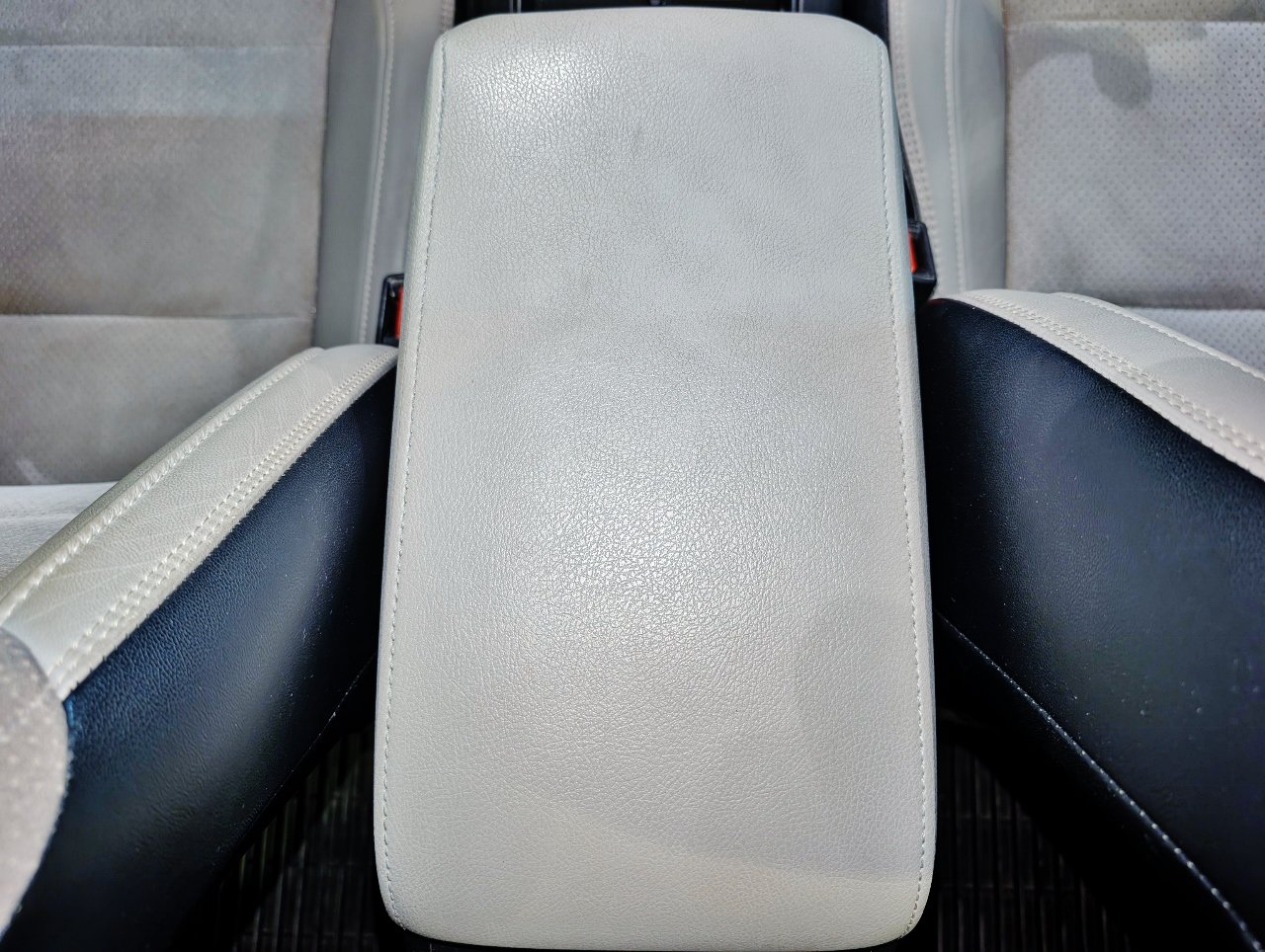 Used 2016 Toyota Camry XSE w/ Moonroof Package FWD image 40