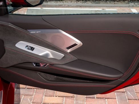 Used 2021 Chevrolet Corvette Stingray Premium Cpe w/ Z51 Performance Package image 15