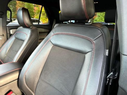 Used 2024 Ford Explorer ST-Line w/ Class IV Trailer Tow Package image 20