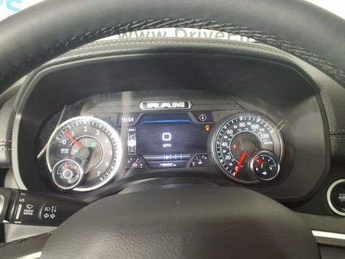 Used 2025 RAM 1500 Laramie AWD/4WD image 18
