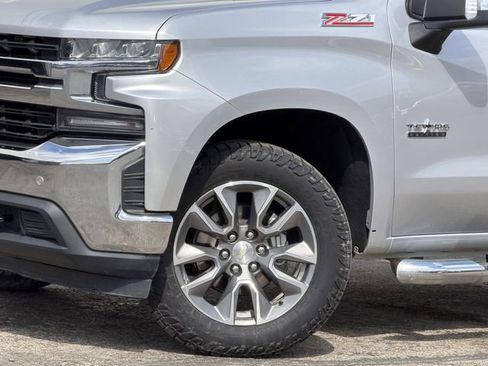 Used 2022 Chevrolet Silverado 1500 LT AWD/4WD image 11