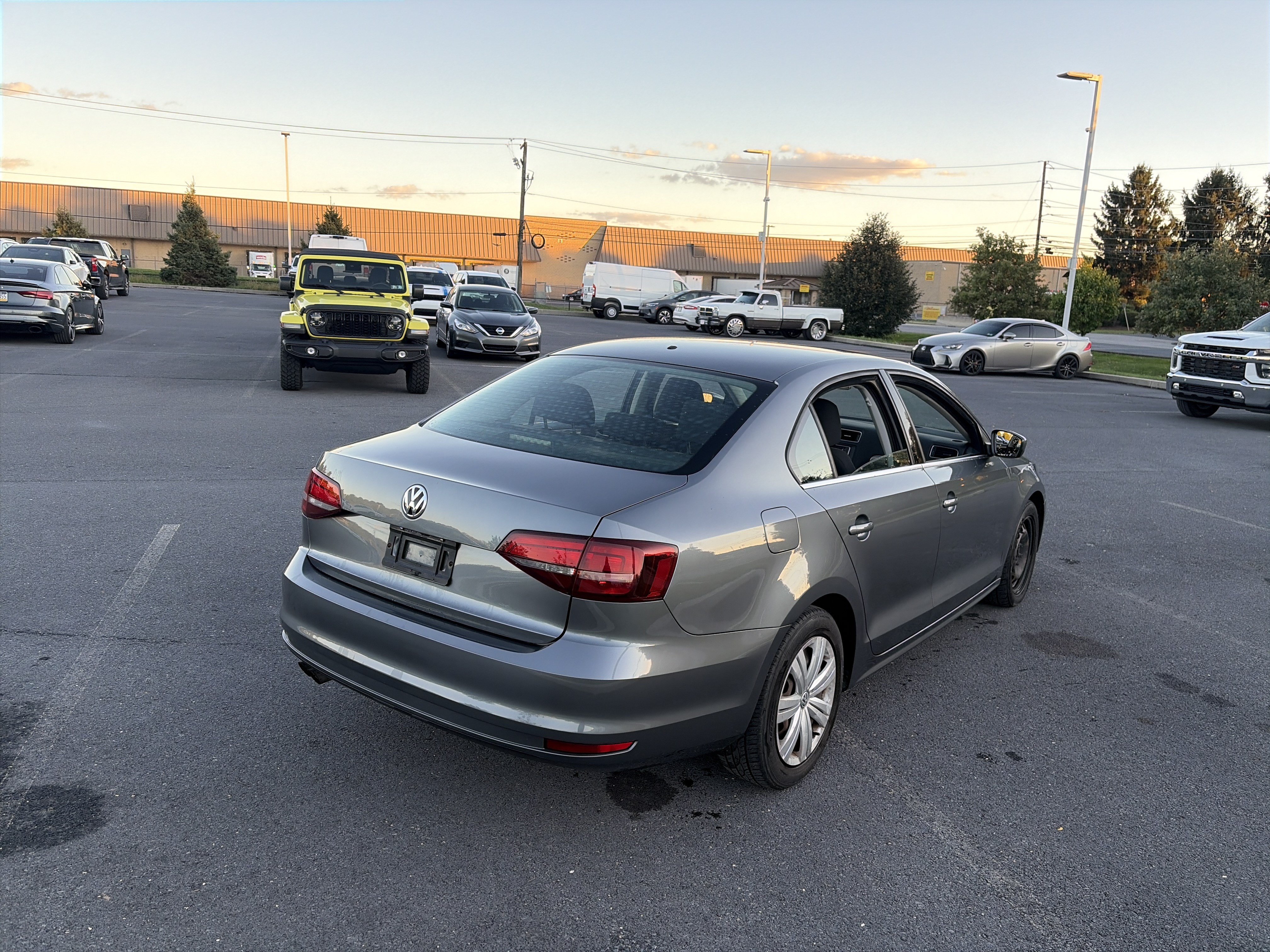 Used 2017 Volkswagen Jetta S FWD image 3