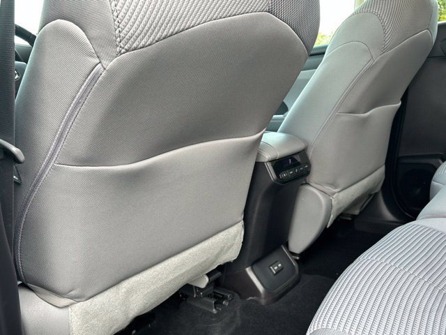 Used 2022 Toyota Highlander LE AWD/4WD image 38