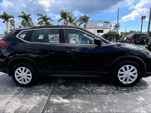 Used 2017 Nissan Rogue S image 30