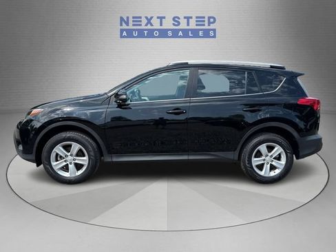 Used 2014 Toyota RAV4 XLE AWD/4WD image 4