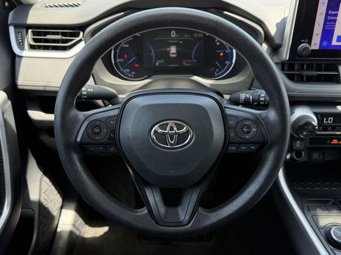 Used 2025 Toyota RAV4 XLE AWD/4WD image 7