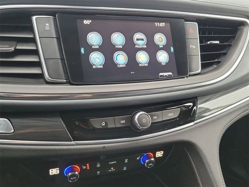 Used 2018 Buick Enclave Essence image 13
