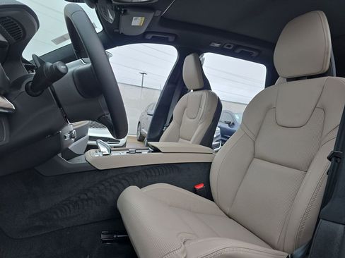 New 2026 Volvo XC90 B6 Ultra w/ Lounge Package image 16