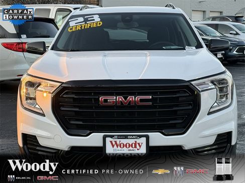 Certified 2023 GMC Terrain SLE w/ Driver Convenience Package image 3