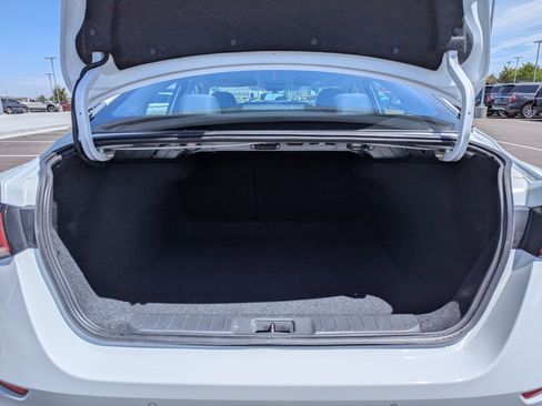 Used 2022 Nissan Sentra SV FWD image 32