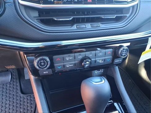 New 2026 Jeep Compass Latitude AWD/4WD image 22