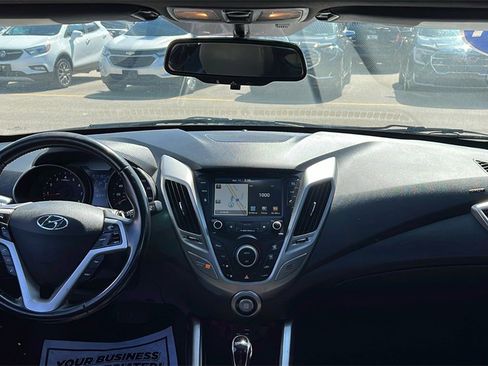 Used 2017 Hyundai Veloster Value Edition image 14