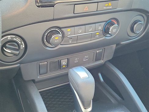 Used 2022 Nissan Frontier S w/ Technology Package image 28
