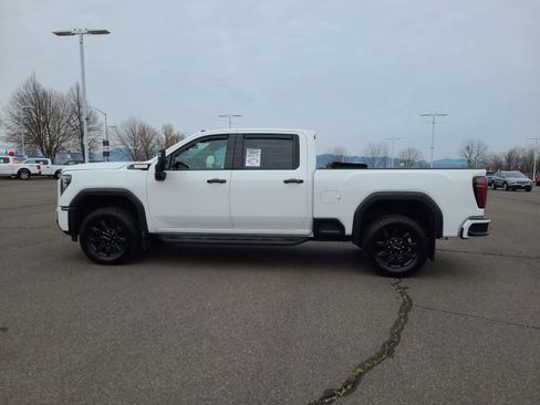 Used 2024 GMC Sierra 2500 AT4 w/ AT4 Preferred Package image 11