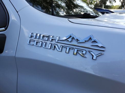 Used 2019 Chevrolet Silverado 1500 High Country w/ Technology Package AWD/4WD image 11