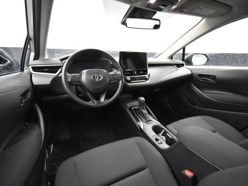 Used 2025 Toyota Corolla LE image 11