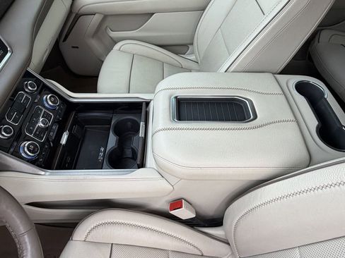 Used 2021 GMC Yukon XL Denali w/ Denali Premium Package RWD image 19