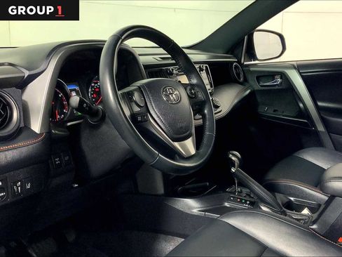 Used 2017 Toyota RAV4 SE image 17